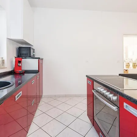 In With Kitchen Vodice